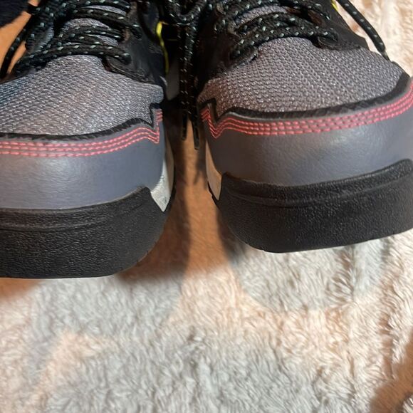 New Balance Women’s 589V1, Gray Composite Toe Shoes, Size 10.5 M - Picture 10 of 11